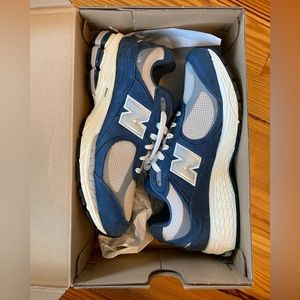 New Balance 2002R / Vintage indigo / US Men’s size 7 / US Women’s size 8.5